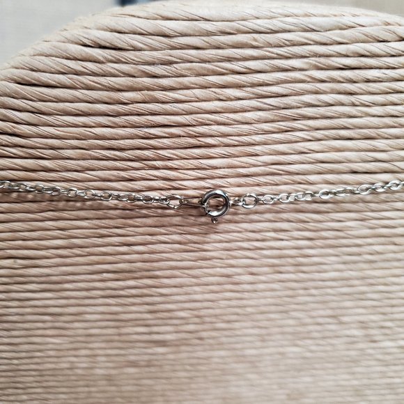 "Love" Locket and Chain - Picture 4 of 5